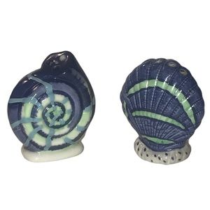 Pfaltzgraff Sea Shell Mini Salt Pepper Shaker

Ocean Breeze Blue Coastal Beachy